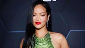 Rihanna dejó atrás su clásico cabello color negro azabache.