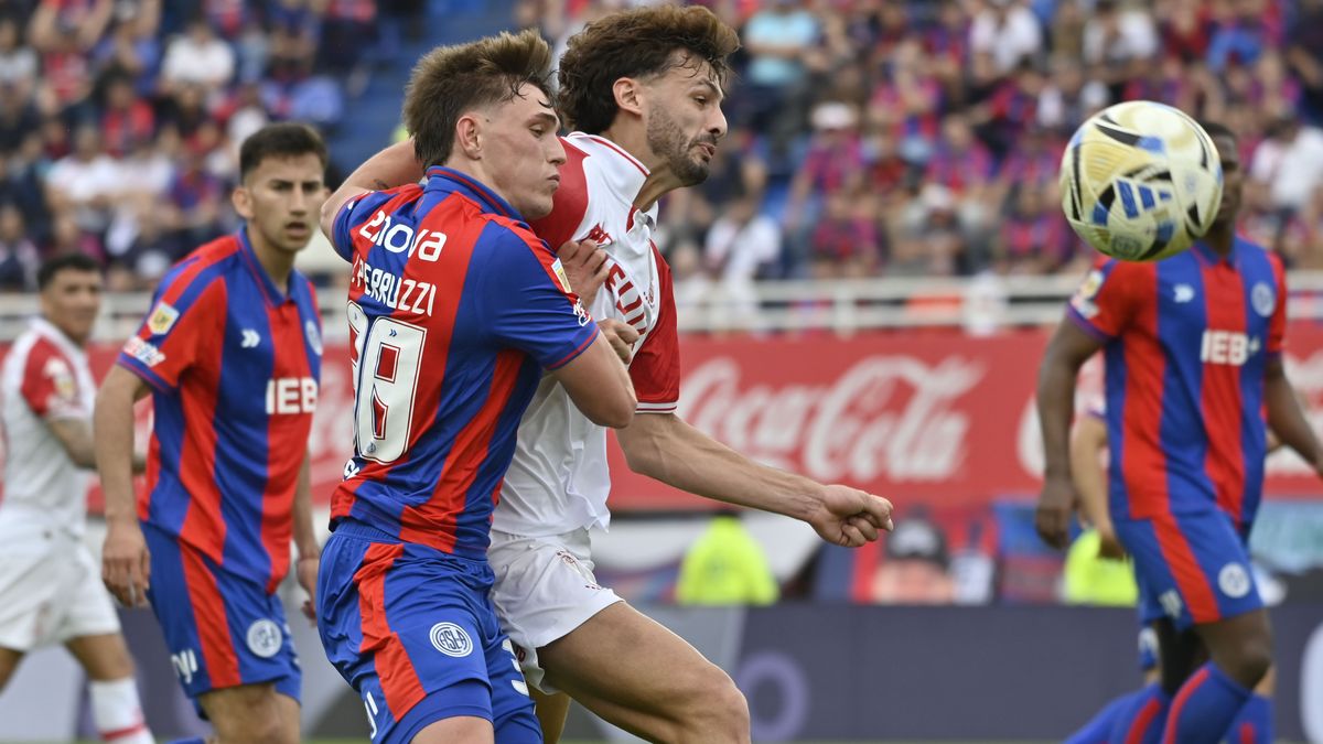 Con un hombre más, San Lorenzo igualó 0-0 como local en el clásico ante Huracán