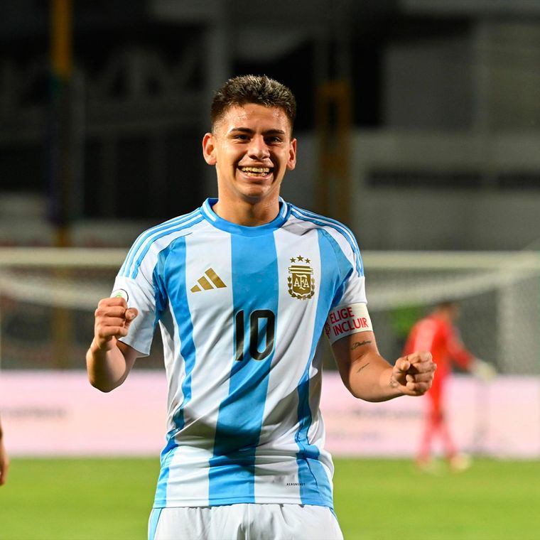 El Diablito Echeverri a un paso de jugar en el fútbol español. Foto: @Argentina