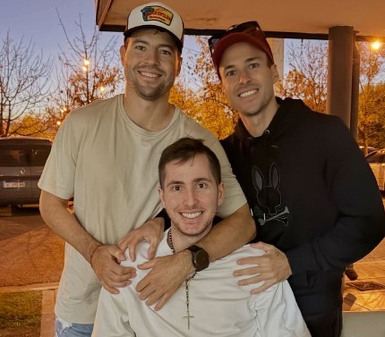 El reencuentro entre los pilotos. Fuente: ig: @stefanocaimi.