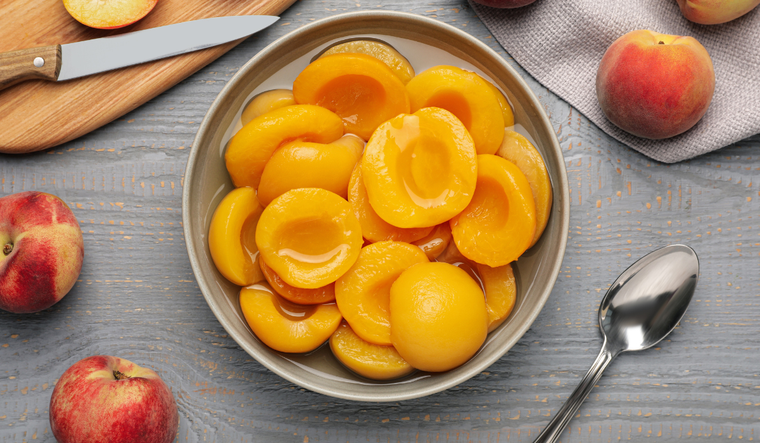 Preparar esta receta en verano es un must, duraznos en almibar