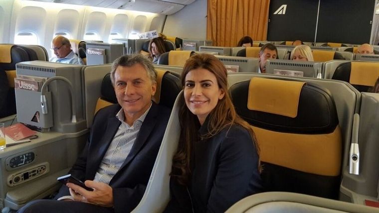Macri viajó a Francia junto a su esposa.