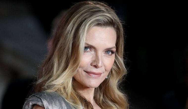Michelle Pfeiffer y un sombrío pasado por una secta cuando tenía 20 años.