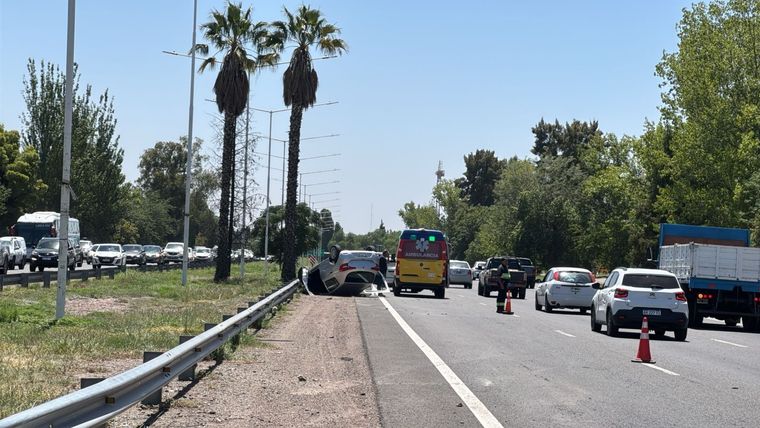 La escena del siniestro sobre el Acceso Sur. La escena del siniestro sobre el Acceso Sur.