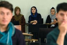 El Ministerio de Educación de Francia prohibió a partir del 4 de setiembre el uso de abayas en las escuelas del país. Foto: Getty Images