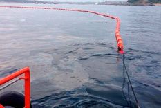 derrame de petroleo en la costa de quintero, en chile