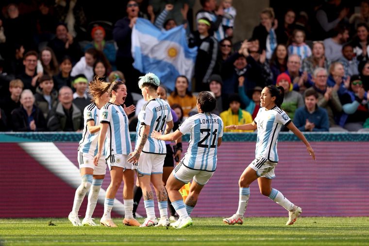 De la mano de Braun y Núñez, Argentina llegó al empate ante Sudáfrica y sueña Foto: EFE