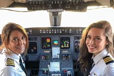 vuelo viral: madre e hija hacen historia al pilotear juntas un avion