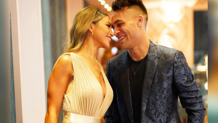 Lautaro Martínez y Agustina Gandolfo Familia feliz Foto: Instagram @lautaromartinez