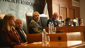 Norma Llatser, Julio Gómez (presidente del Consejo de la Magistratura), Alfredo Cornejo, Dalmiro Garay, Omar Palermo y Teresa Day. Norma Llatser, Julio Gómez (presidente del Consejo de la Magistratura), Alfredo Cornejo, Dalmiro Garay, Omar Palermo y Teresa Day.