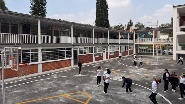 La escuela se convirtió en un agente de transformación social para todo el barrio.