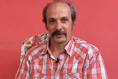 Pablo tiene 50 años y recuerda esos días con mucho detalle Foto: Maximiliano Ríos / MDZ