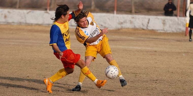Murialdo y Palmira no se sacaron ventajas. Igualaron uno a uno. Foto: Nacho Gaffuri / MDZ