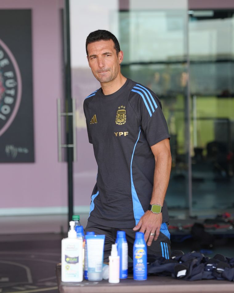 Scaloni tiene tres dudas para el equipo. Foto: @Argentina