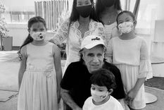 Guillermo Vilas con su familia. Foto: Twitter @GuilleVilasOK