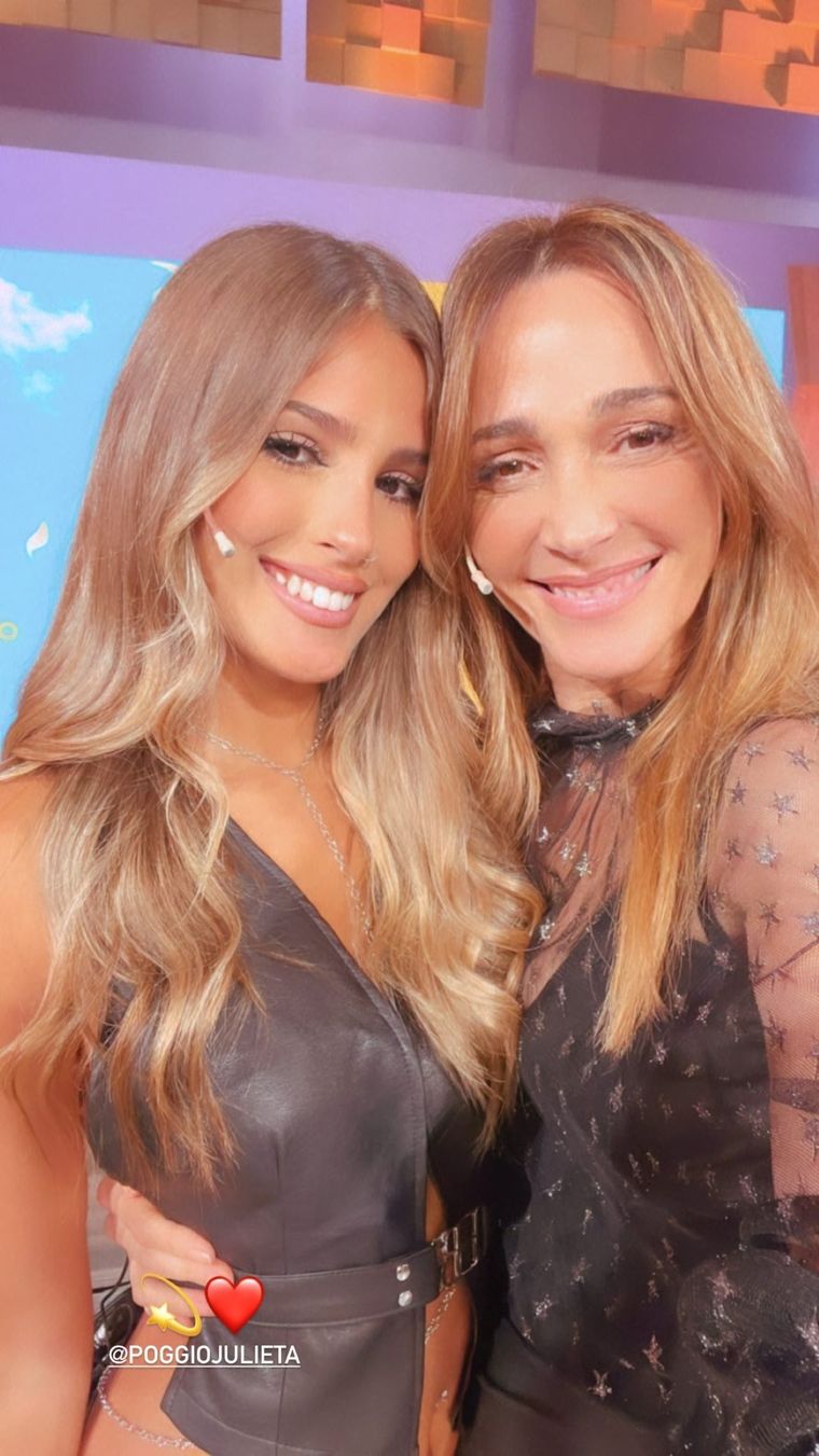 Vero Lozano entrevistó a Julieta Poggio y ambas optaron por total looks en negro Foto: Instagram