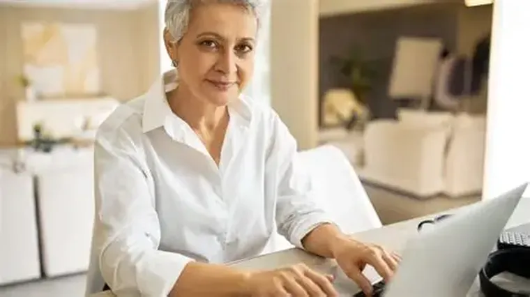 Los mayores de 50 no están cerrando etapas, sino iniciando una de las más potentes de sus vidas. Los mayores de 50 no están cerrando etapas, sino iniciando una de las más potentes de sus vidas.