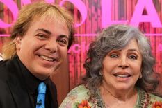 Cristian Castro y su madre la pasan super bien. Cristian Castro y su madre la pasan super bien.