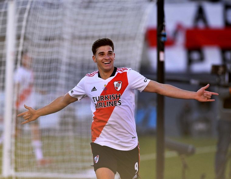 Julián Álvarez, goleador y figura del Superclásico. Foto: Télam