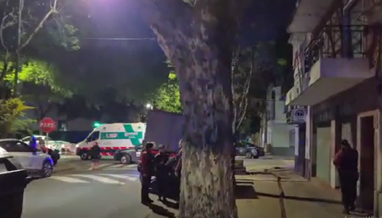 Las causas del incendio aún se encuentran bajo investigación, mientras los peritos trabajan para determinar el origen del fuego.