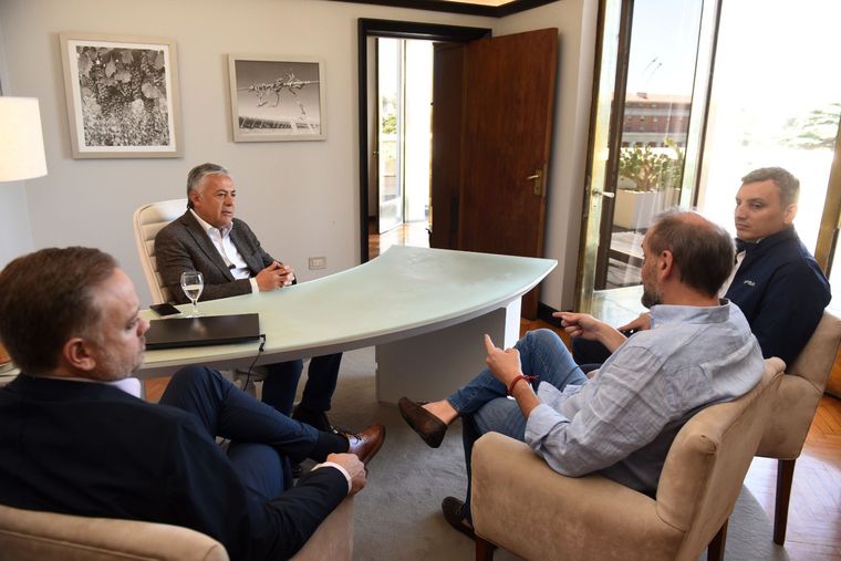 Alfredo Cornejo recibió a directivos de IMPSA Alfredo Cornejo recibió a directivos de IMPSA