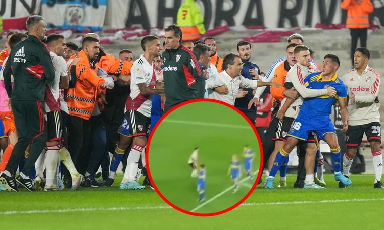Pablo Solari celebró de cara a Nicolás Valentini.