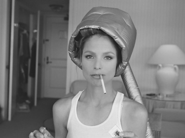 Como hija mayor de Tony Curtis y Janet Leigh, Kelly formó parte de una de las familias más emblemáticas de la era dorada. Como hija mayor de Tony Curtis y Janet Leigh, Kelly formó parte de una de las familias más emblemáticas de la era dorada.