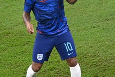 Sterling se reincorporará finalmente a la selección de Inglaterra una vez solucionados todos los trámites que conllevó el robo a su domicilio. Foto: EFE