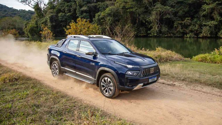 La Fiat Toro recientemente recibió nuevo equipamiento y una apariencia aún más robusta y sofisticada para el año modelo 2026.