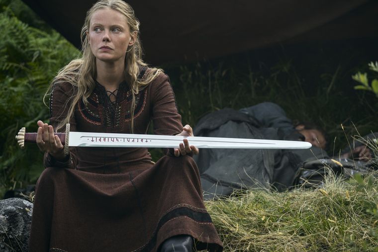 Ambientada en el ocaso de la era vikinga, la serie de Netflix combina batallas, intrigas políticas y conflictos religiosos.
