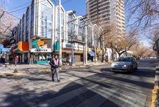 La remodelación integral de calle Yrigoyen comenzará con cortes totales en sectores estratégicos y demandará varios meses de trabajo. La remodelación integral de calle Yrigoyen comenzará con cortes totales en sectores estratégicos y demandará varios meses de trabajo.