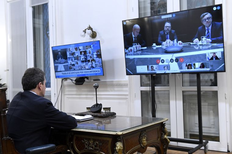 El ministro de Producción, Matías Kulfas, expone una comisión de la Cámara de Diputados en videoconferencia.