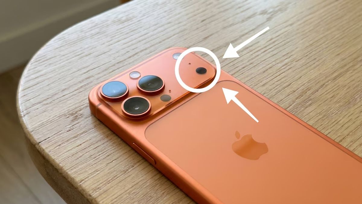 Para qué sirve el misterioso círculo junto a las cámaras de los iPhone Pro