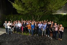 la paz que llega a cuentagotas: el frente de todos busca que alguien lo conduzca