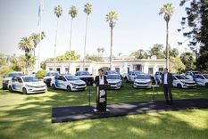 Axel Kicillof mostró a intendentes una flota de patrulleros sin patentar Foto: Prensa gobierno de la provincia de Buenos Aires Axel Kicillof mostró a intendentes una flota de patrulleros sin patentar Foto: Prensa gobierno de la provincia de Buenos Aires