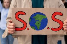 Los resultados del estudio destacan una grave amenaza para la seguridad de las generaciones jóvenes y exigen reducciones drásticas de las emisiones para salvaguardar su futuro. Foto: Freepik