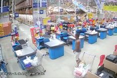Colapso de varias estanterías en un supermercado de São Luís, Maranhão (Brasil). Colapso de varias estanterías en un supermercado de São Luís, Maranhão (Brasil).