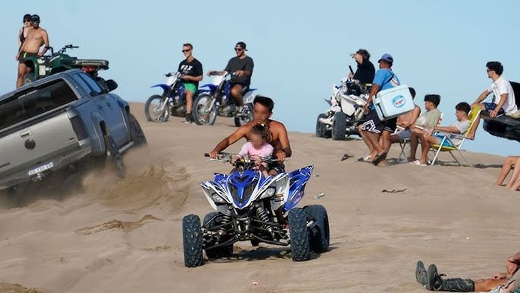 cuatriciclo en la costa