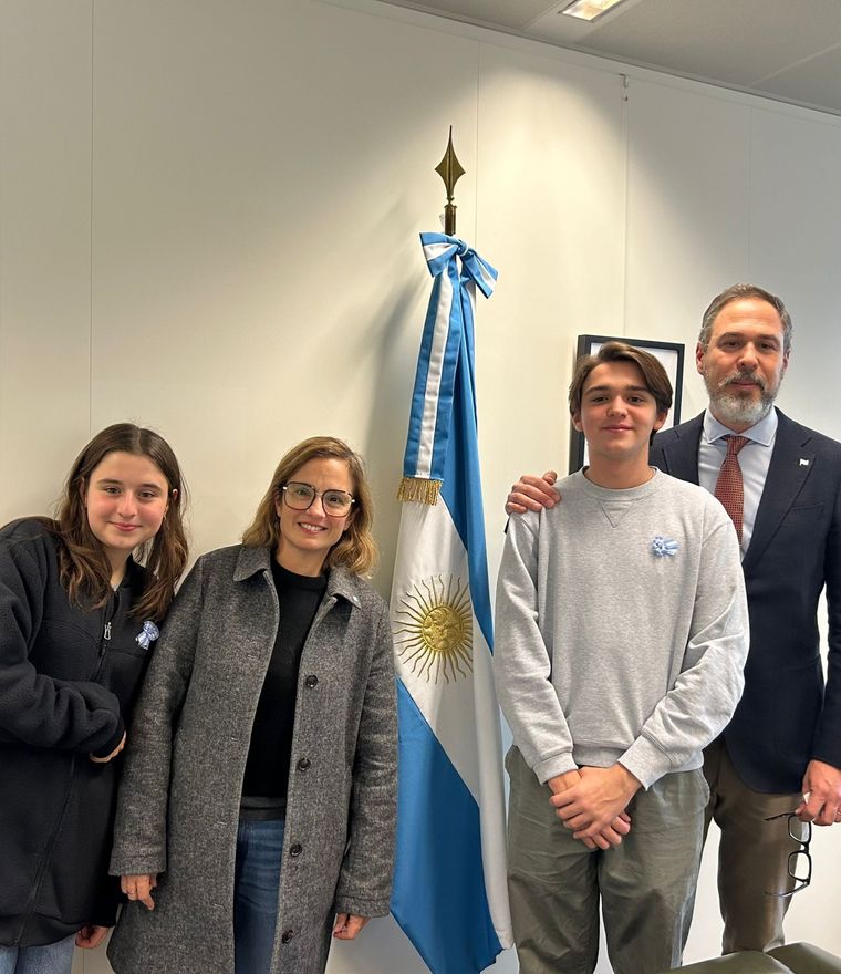 Viven en Bélgica y los cuatro votaron por primera vez Foto: Gentileza álbum familiar