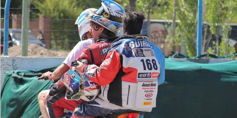 Tres pilotos en una motito... algunas de las cosas que se vieron Foto: Maggie Ojcius/Mediamza.com