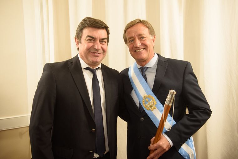 De Marchi junto a Suarez. Foto: Twitter Omar De Marchi