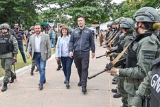 El ministro de Defensa, Luis Petri, junto a Patricia Bullrich y el gobernador de Salta, Gustavo Sáenz, anunciaron el despliegue de las fuerzas armadas en la frontera norte la semana pasada. Foto: X (@luispetri)