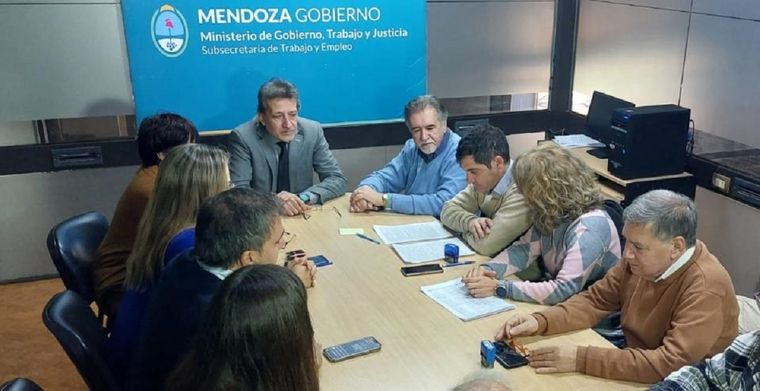 La reunión de este lunes Foto: AmProS