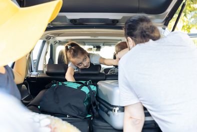 MDZol | Eduardo Drucarroff, coordinador del Departamento de Familia y la Pareja de la Asociación Psicoanalítica Argentina, brindó una serie de recomendaciones para familias ensambladas que quieran vacacionar. Foto: Freepik