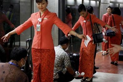 MDZol | Se realizan intensos controles de radiación mientras continúan intentando refrigerar los reactores de la central de Fukushima I Foto: EFE