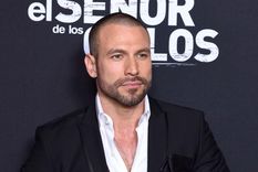 Rafael Amya se encuentra en una relación amorosa desde hace aproximadamente dos años y medio.