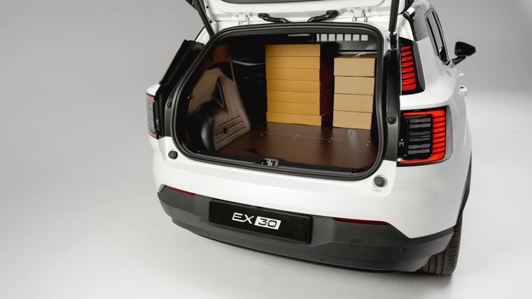 Volvo Car UK presenta su primer vehículo comercial: el EX30 Cargo, totalmente eléctrico