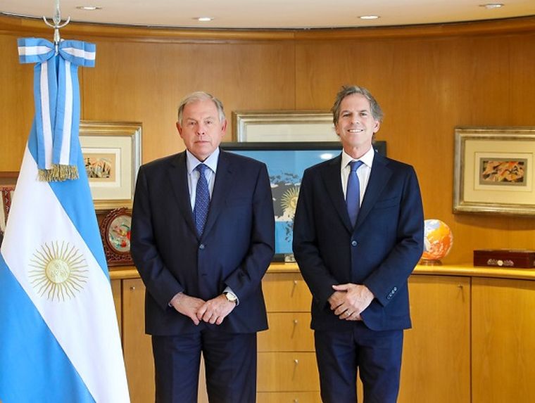 El vuelo de los 16 argentinos llegaría esta semana al Aeropuerto Internacional de Ezeiza. El vuelo de los 16 argentinos llegaría esta semana al Aeropuerto Internacional de Ezeiza.