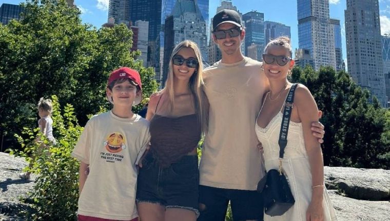 Las fotos de Pampita y sus hijos en su visita a Central Park.