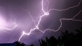 El pronóstico del SMN anticipa un domingo con alertas por tormentas, Zonda y vientos fuertes en varias provincias. El pronóstico del SMN anticipa un domingo con alertas por tormentas, Zonda y vientos fuertes en varias provincias.